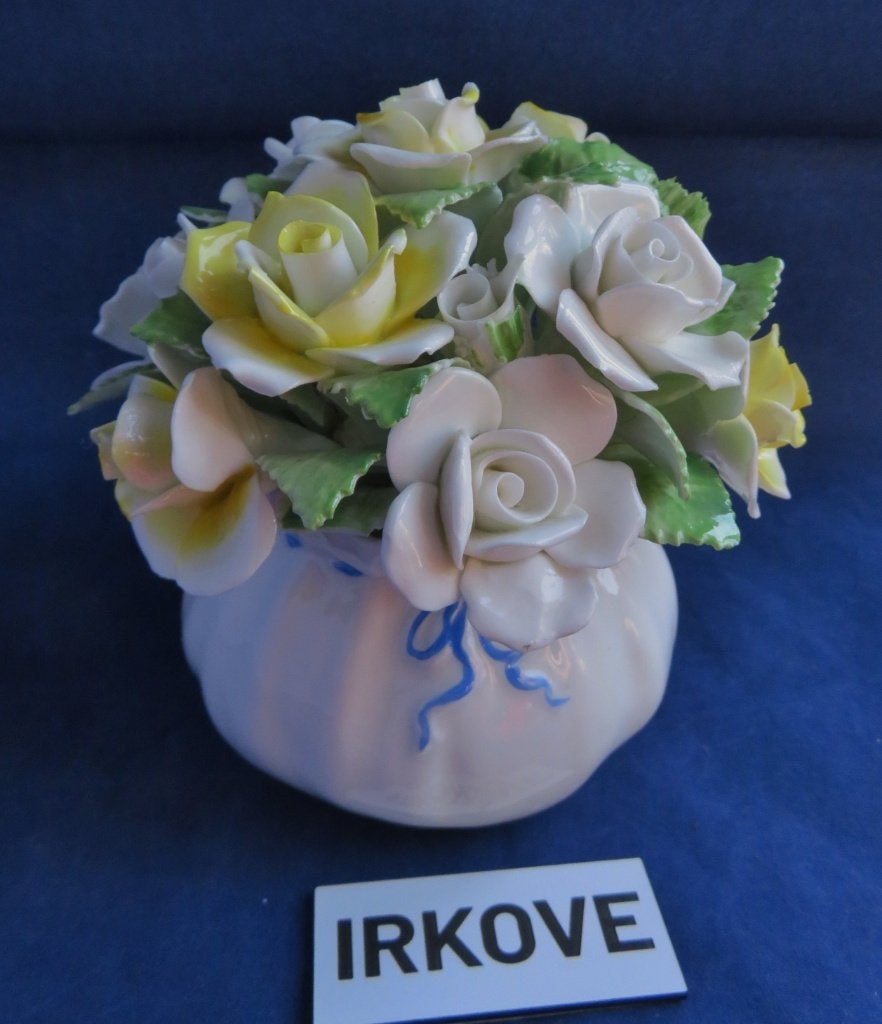 BLOEMSTUK MET ROZEN ROYAL DOULTON * Porselein *, Verzenden