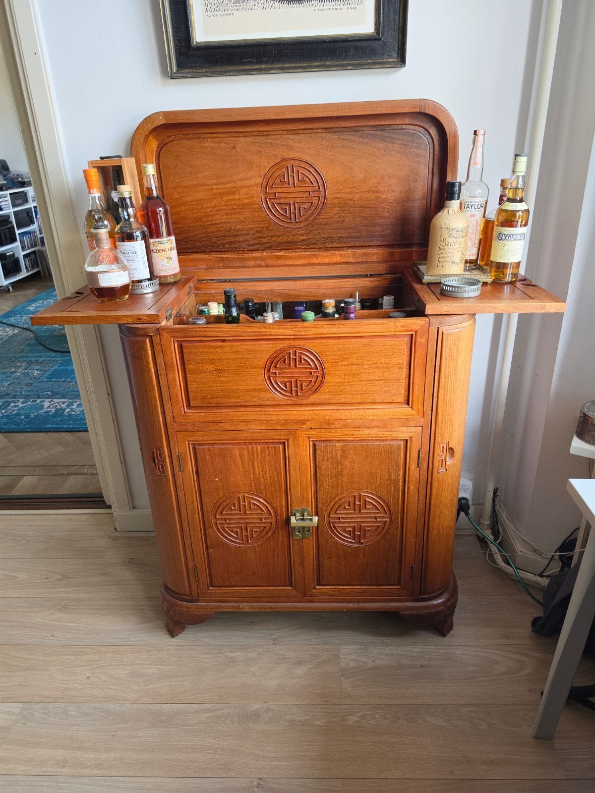 Chinese hardhouten barkast / cocktail cabinet – Shou - 1940, Ophalen