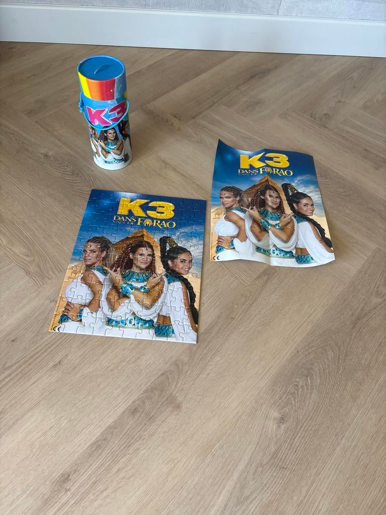 K3 Dans van de Farao puzzel in koker 100 stukjes, Ophalen of Verzenden, Meer dan 50 stukjes, Gebruikt, 4 tot 6 jaar