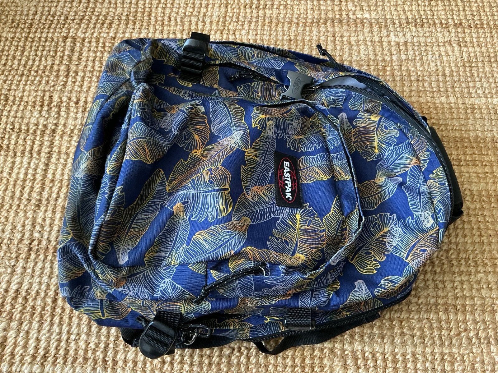 Eastpak Rugzak met Bladprint - Zo goed als nieuw, 45 tot 60 cm, 25 tot 40 cm, Ophalen of Verzenden, Zo goed als nieuw