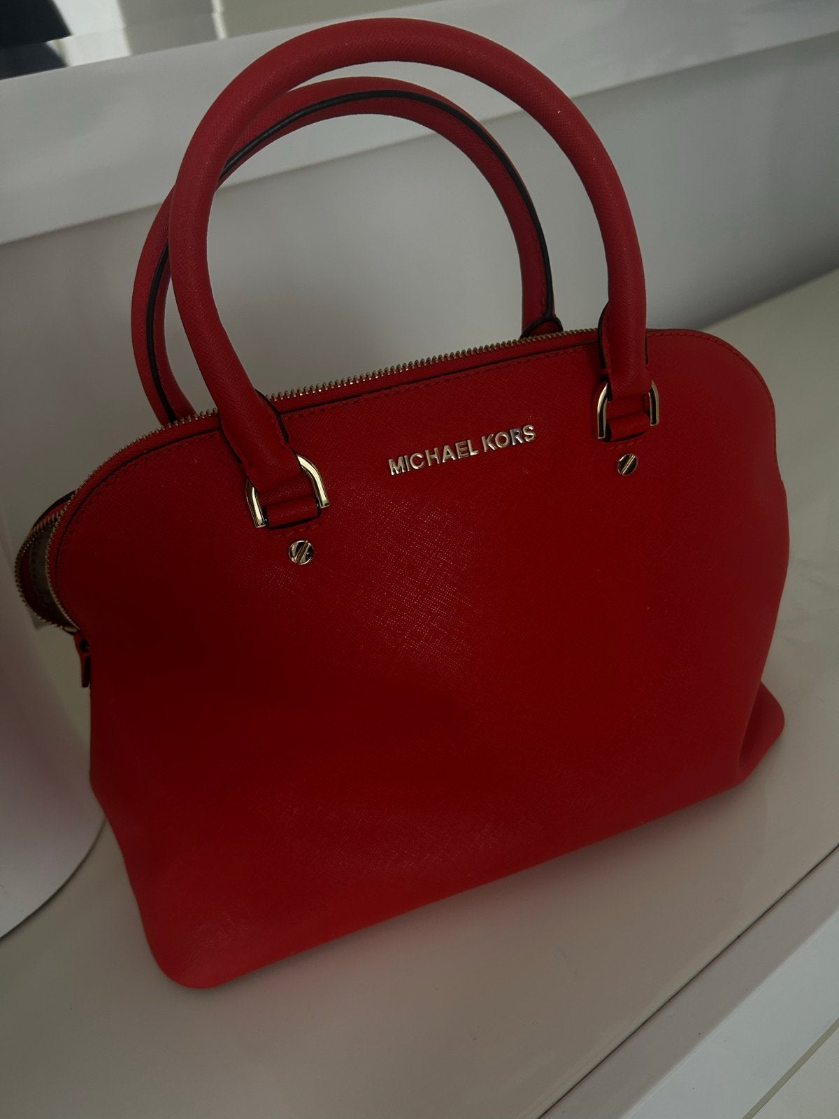 Michael Kors tas - Rood - Gebruikt met lichte beschadiging, Sieraden, Tassen en Uiterlijk, Ophalen of Verzenden, Gebruikt, Rood