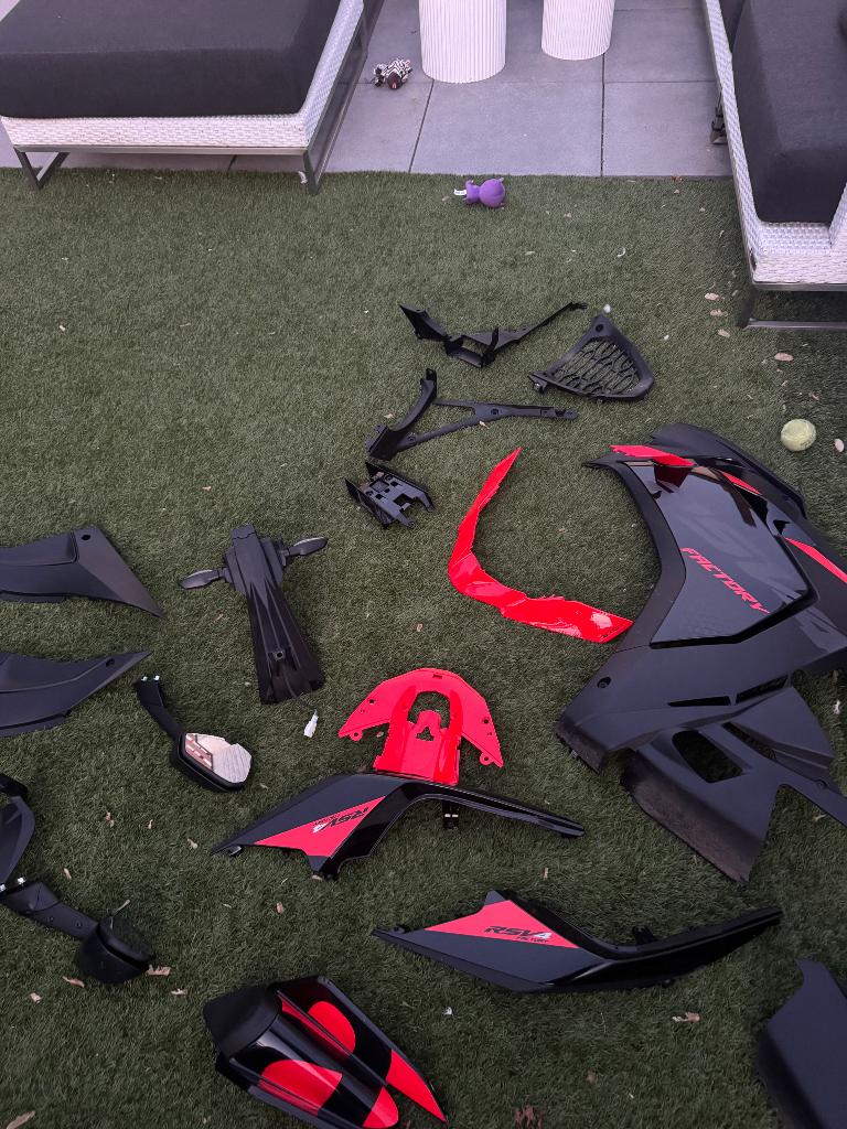 Te koop originele kuipset Aprilia rsv4 2025, Ophalen of Verzenden, Nieuw