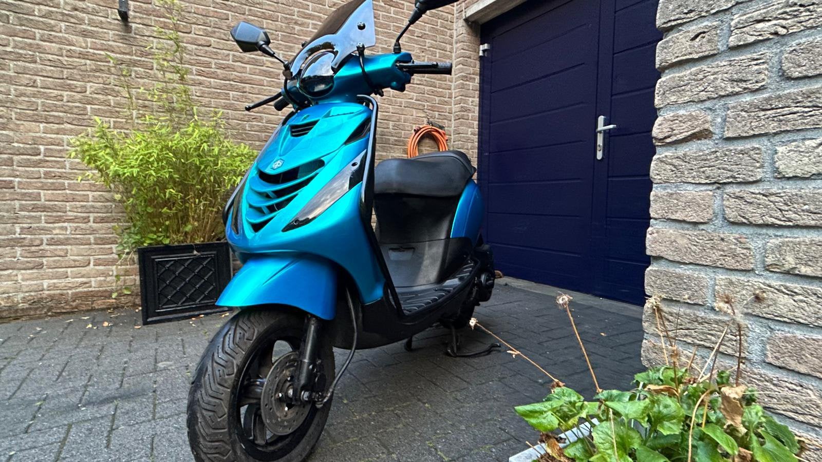 Piaggio Zip Sportline 50cc, 8685 km, Fietsen en Brommers, Scooters | Piaggio, Ophalen, Maximaal 45 km/u, Zip, Zo goed als nieuw
