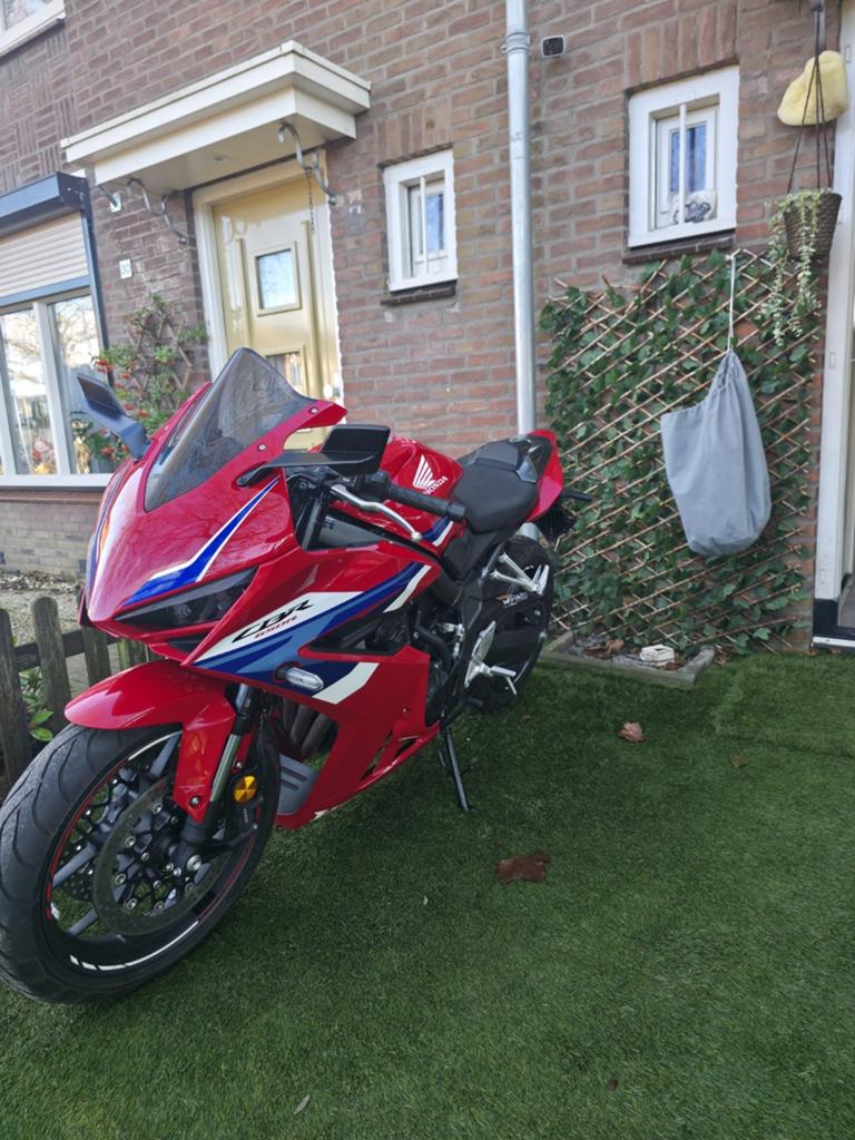 Honda CBR650R 2024 - Dealer onderhouden, topstaat!, Motoren, Motoren | Honda, Particulier