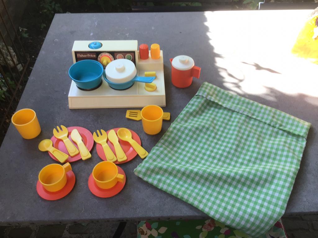 Fisher Price kookplaat met picknickzak en servies nr 919, Ophalen of Verzenden, Gebruikt, Speelset