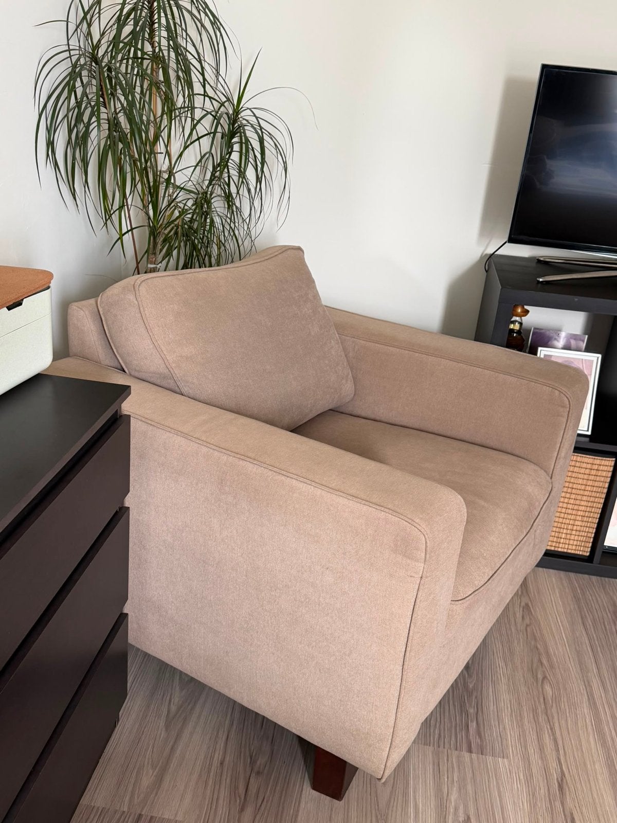 Comfortabele fauteuil - Taupe stof, Ophalen, Overige kleuren, Zo goed als nieuw, Eén
