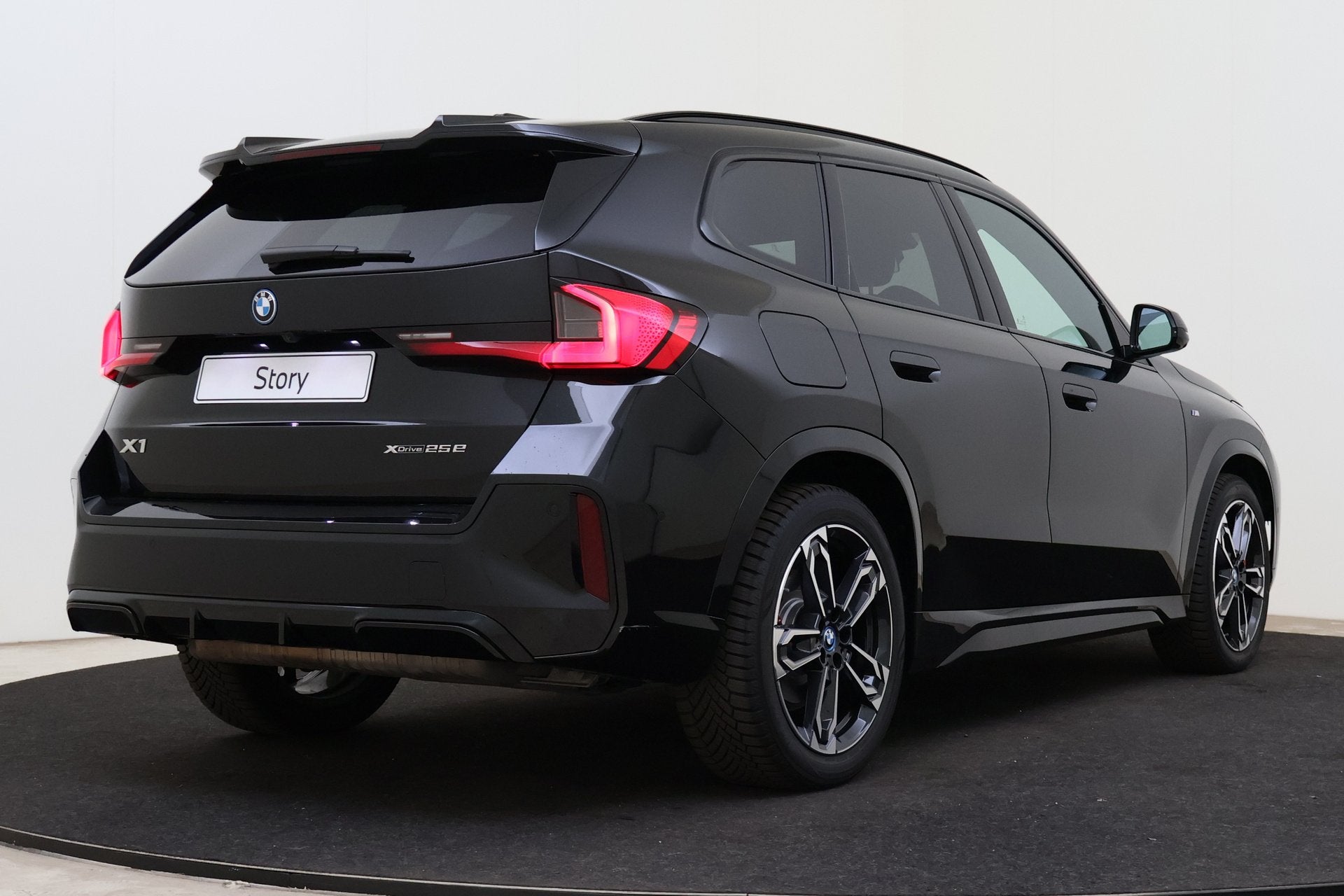 BMW X1 xDrive25e M Sport Automaat / Sportstoelen / Comfort A, Dealer onderhouden, 136 pk, Gebruikt, Met garantie (alle)