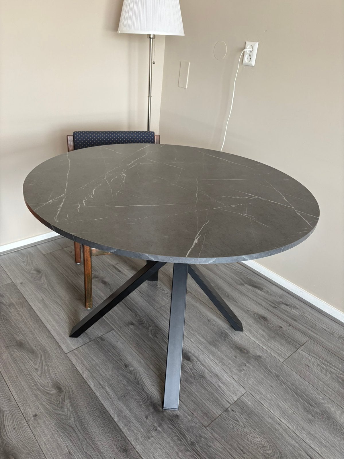 Prachtige Ikea Mariedamm eettafel, Huis en Inrichting, Ophalen, Rond, Zo goed als nieuw, 100 tot 150 cm