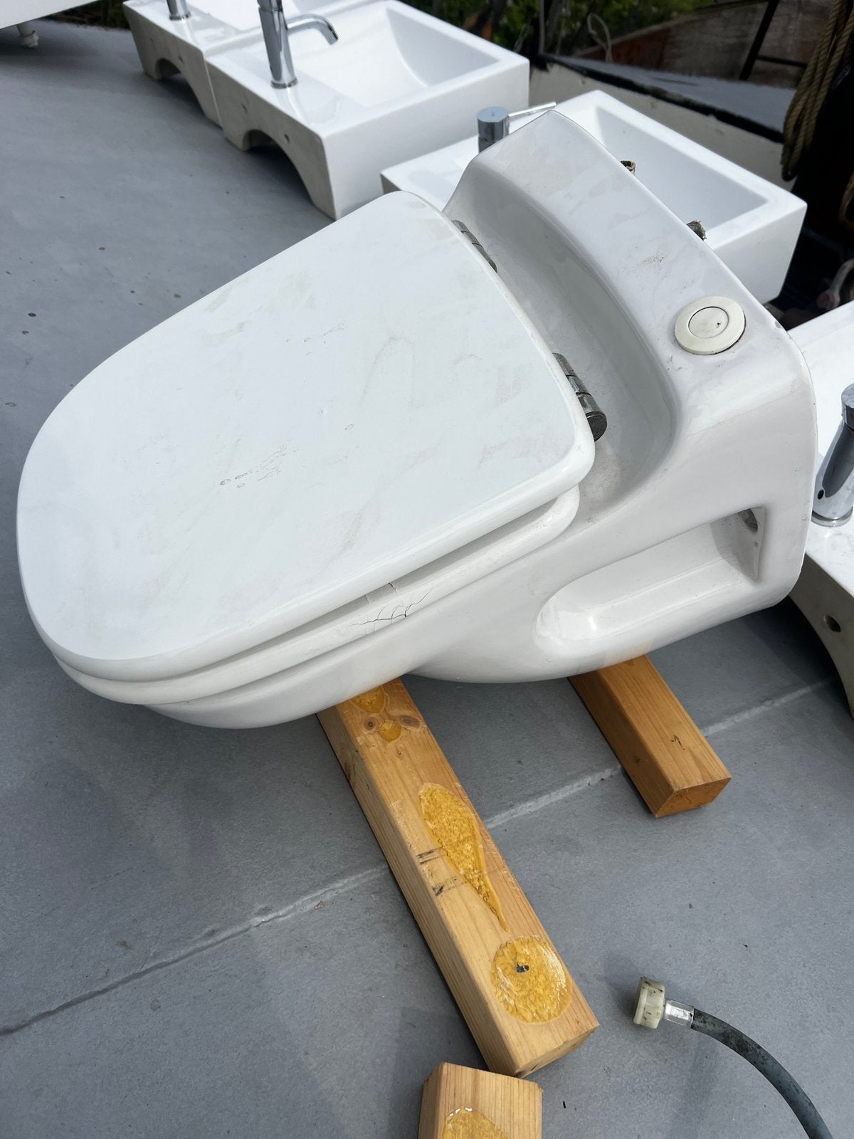 Electrisch Scheepstoilet Vetus met compleet nieuw binnenwerk, Ophalen, Nieuw, Toilet