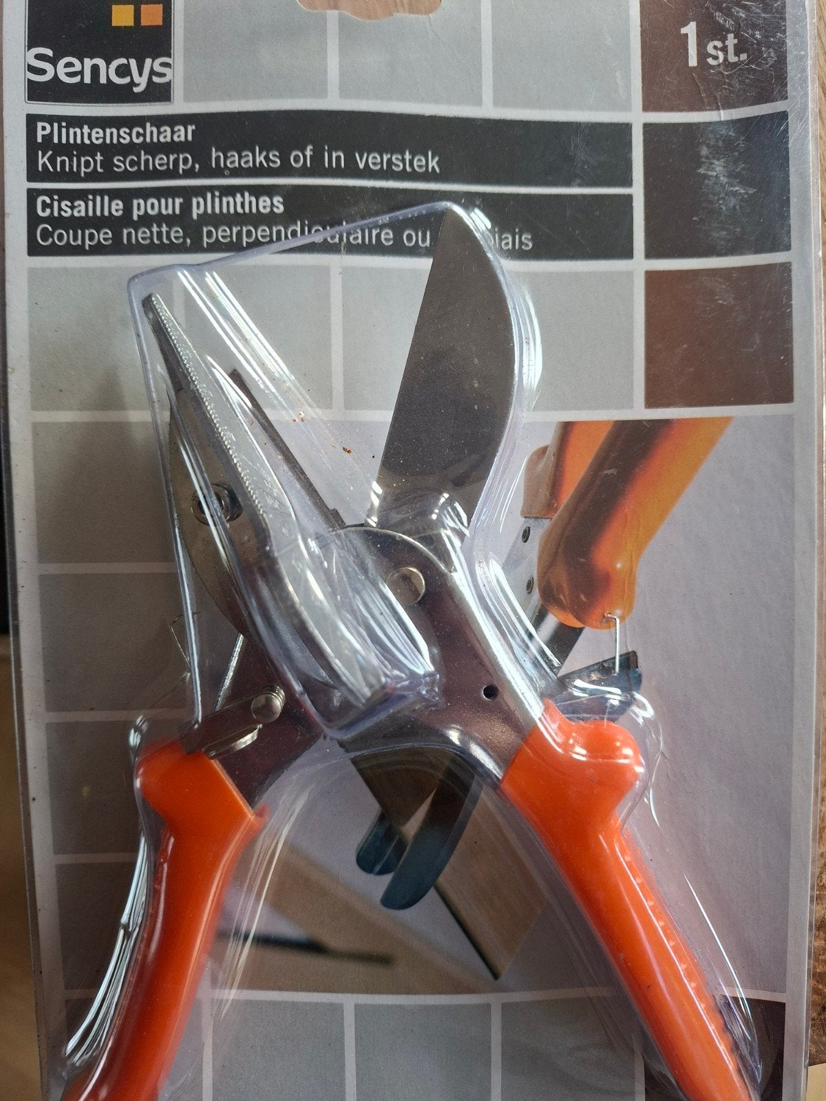 Plintenschaar - Knipt scherp, haaks of in verstek. Nieuw!, Verzenden, Nieuw, Snijgereedschap, Overige merken