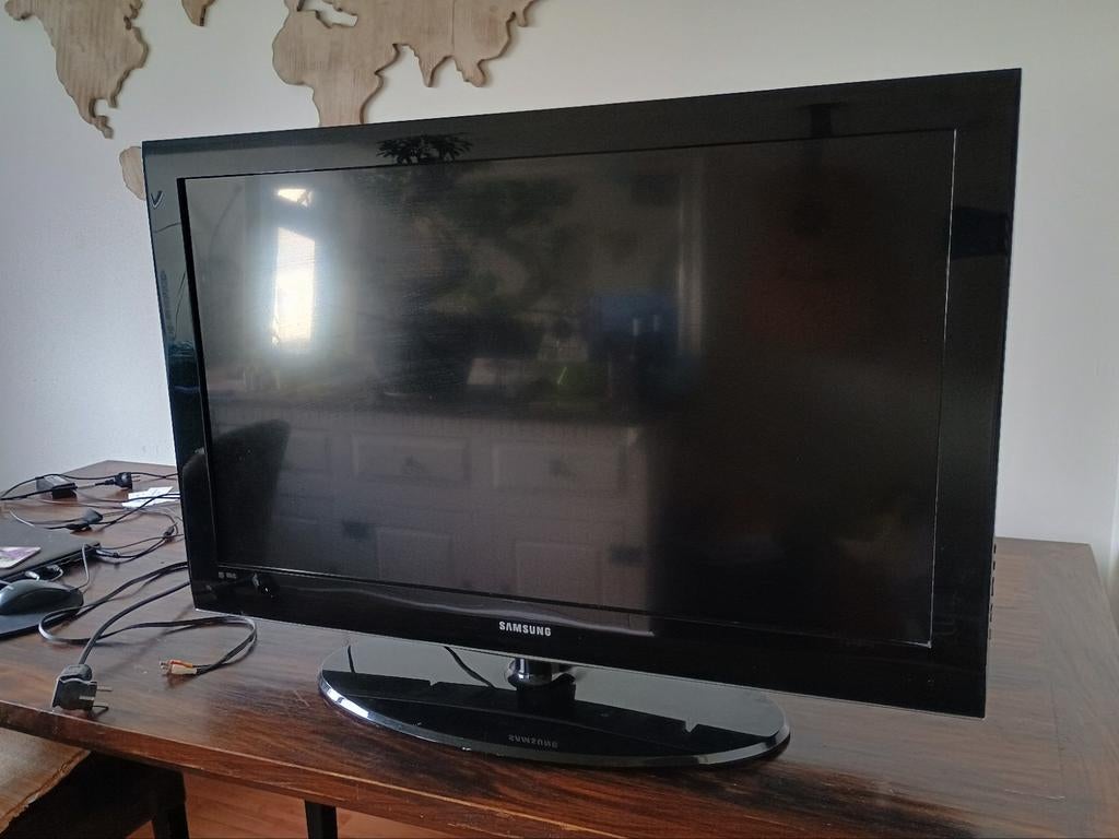 32 inch tv met Harman Kardon versterker en speakers, Audio, Tv en Foto, Televisies, Ophalen, Gebruikt, 50 Hz, Samsung