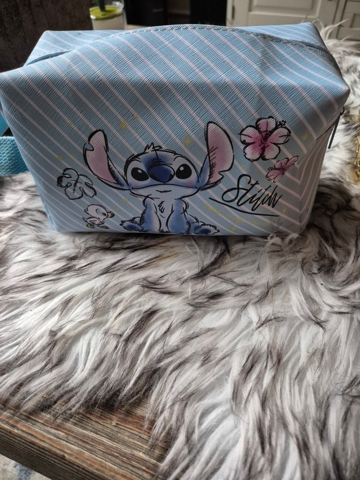 Leuke Stitch toilettas - Ideaal voor reizen en make-up, Sieraden, Tassen en Uiterlijk, Ophalen of Verzenden, Zo goed als nieuw