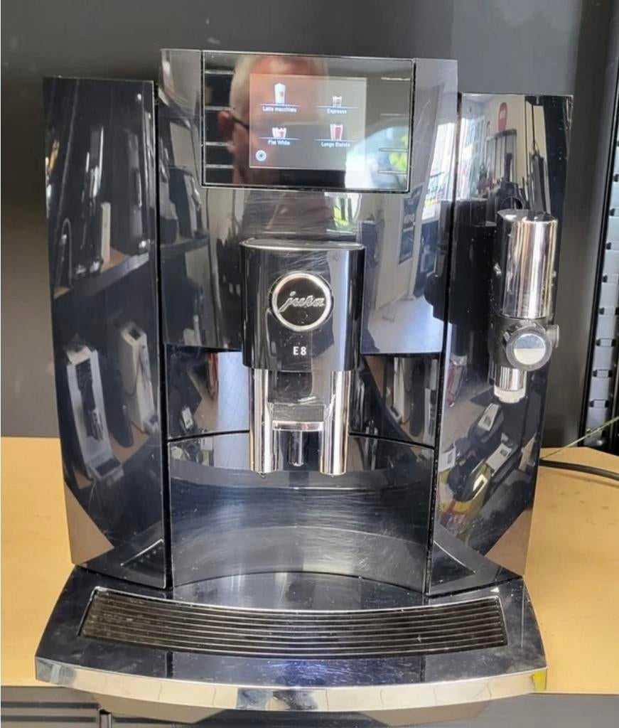 Jura E8 EB zwart gereviseerd €699,-, Witgoed en Apparatuur, 10 kopjes of meer, Ophalen of Verzenden, Koffiemachine