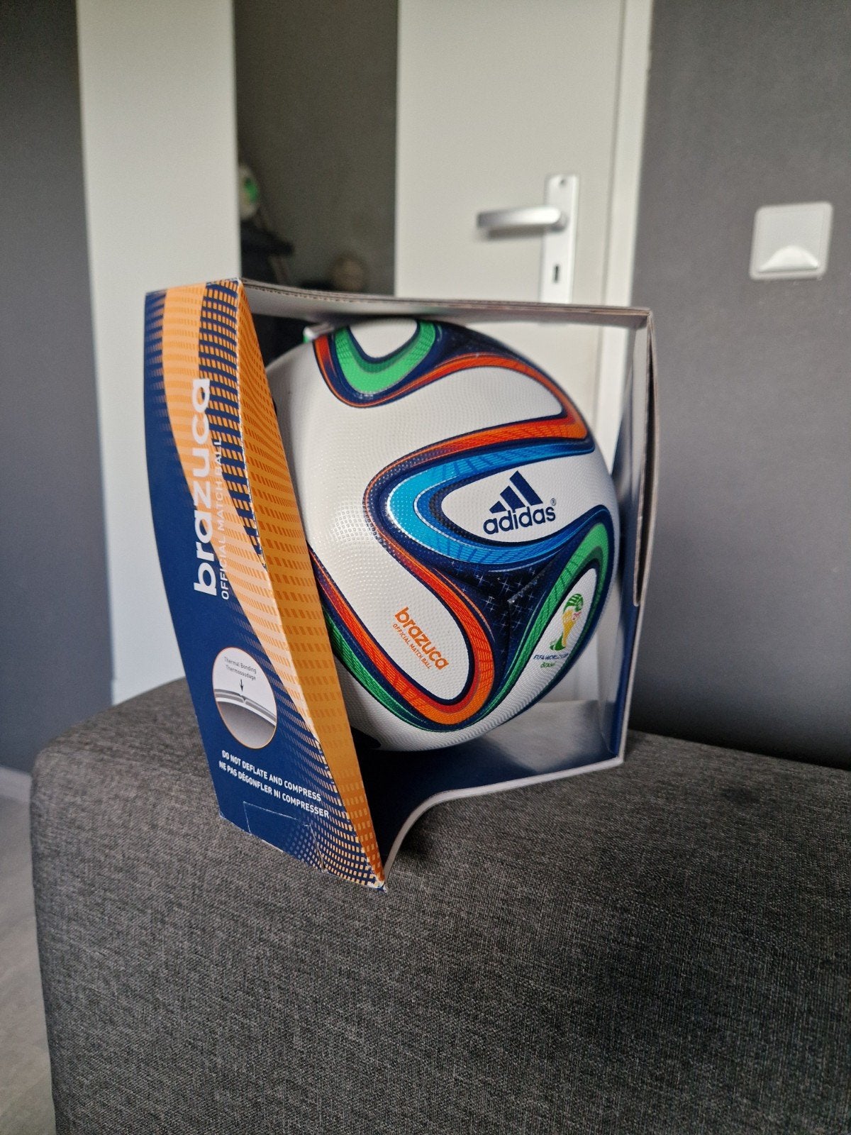 Adidas Brazuca OFFICIAL MATCHBALL (WK 2014), Ophalen of Verzenden, Buitenlandse clubs