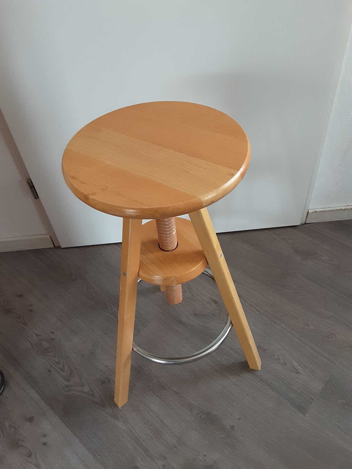 Ringo kruk van Ikea, in hoogte verstelbaar, Ophalen, In hoogte verstelbaar, Gebruikt, Hout