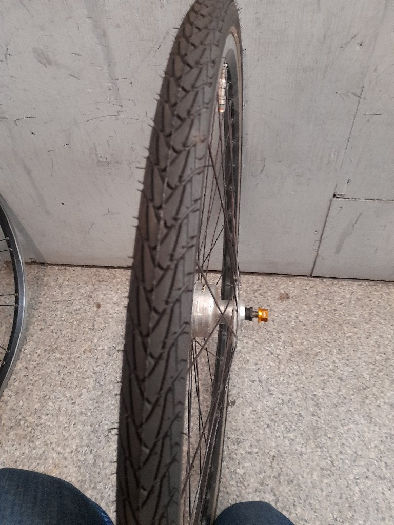 Voorwiel met naafdynamo 28inch zie omschrijving, Fietsen en Brommers, Elektrische fiets, Ophalen of Verzenden, Zo goed als nieuw