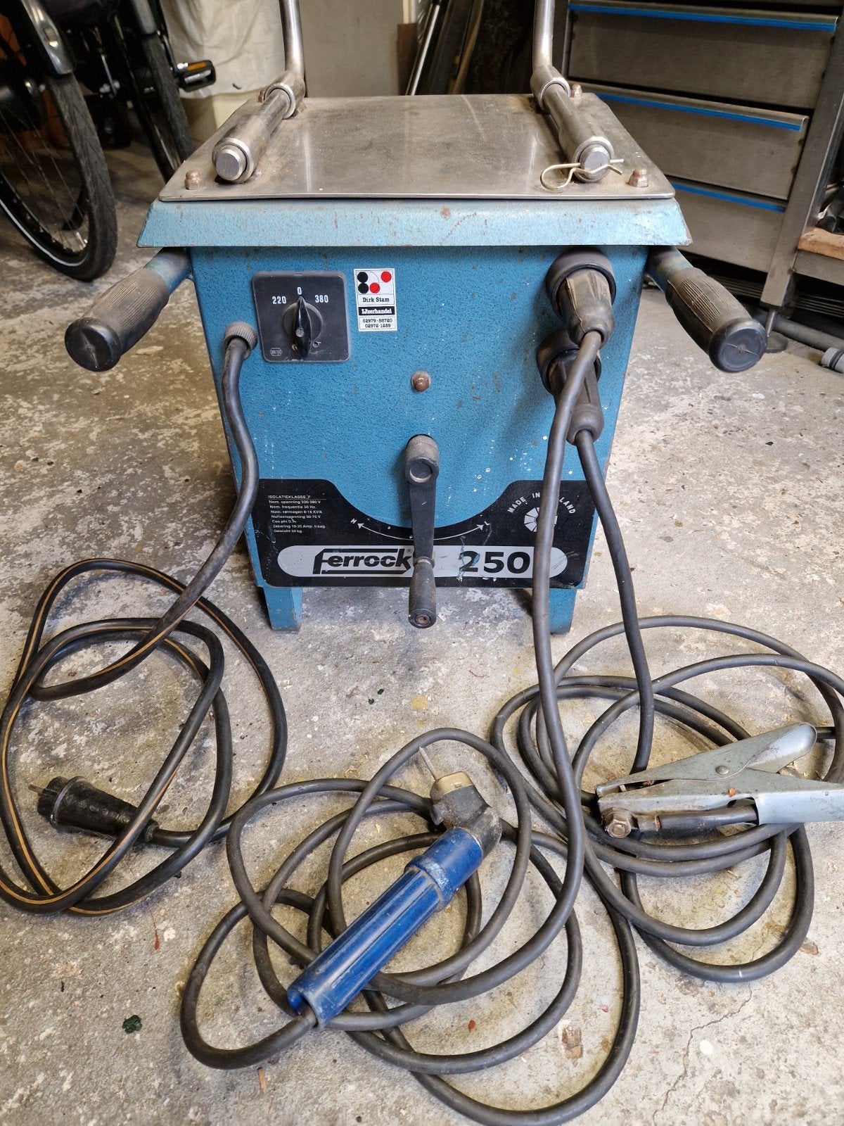Ferrock 250 Lasapparaat met toebehoren, Ophalen, Gebruikt, 150 tot 250 ampère, Elektroden