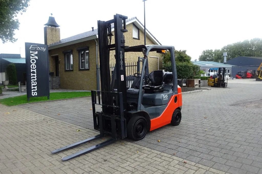 Toyota 02-8 FGF 18 Heftruck (bj 2014), Zakelijke goederen, Machines en Bouw | Heftrucks en Intern transport, 1000 tot 2000 kg