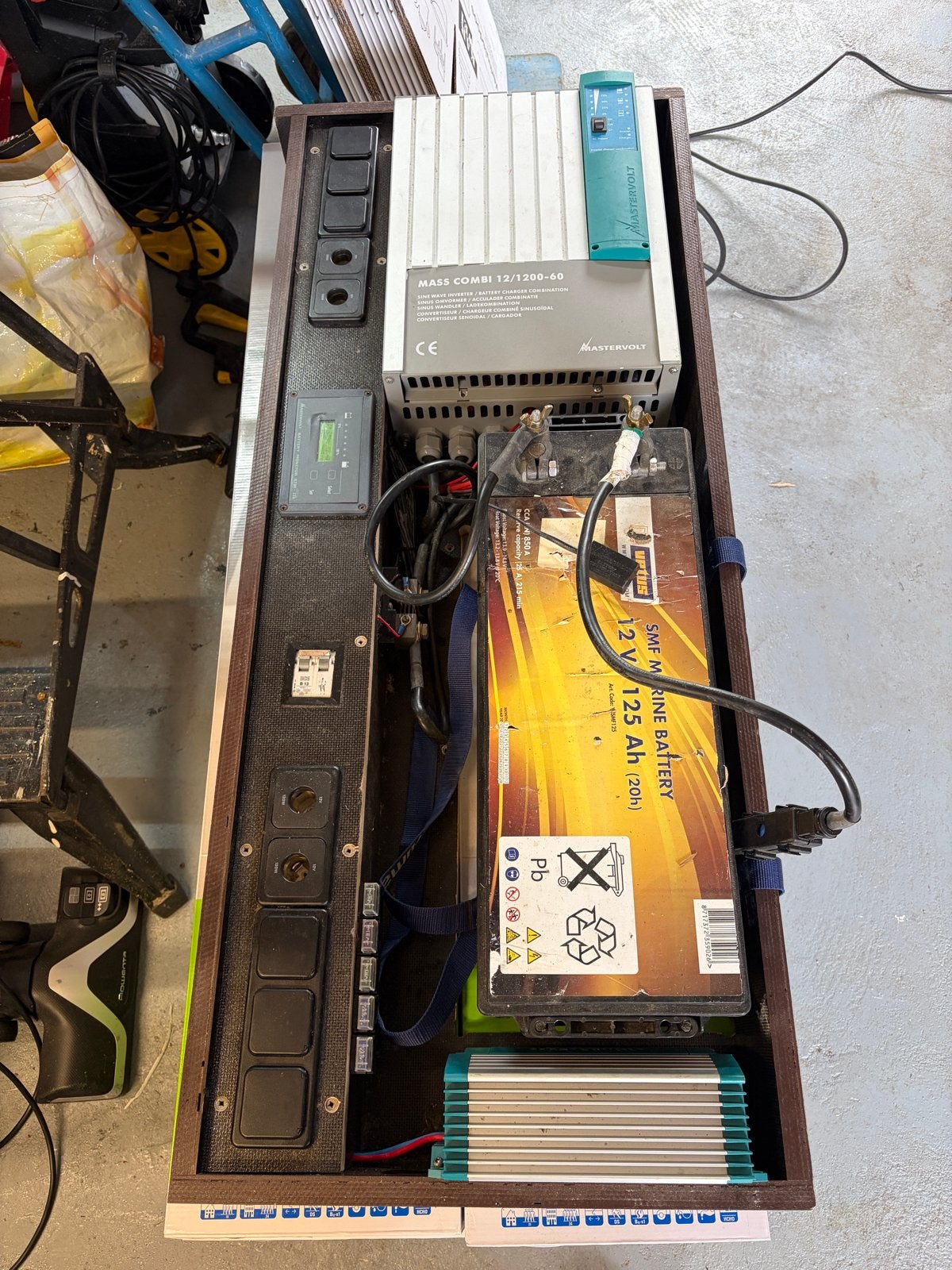 Mastervolt Combi 12/1200-60 met DC/DC converter en BTM III, Ophalen, Gebruikt, Motor en Techniek