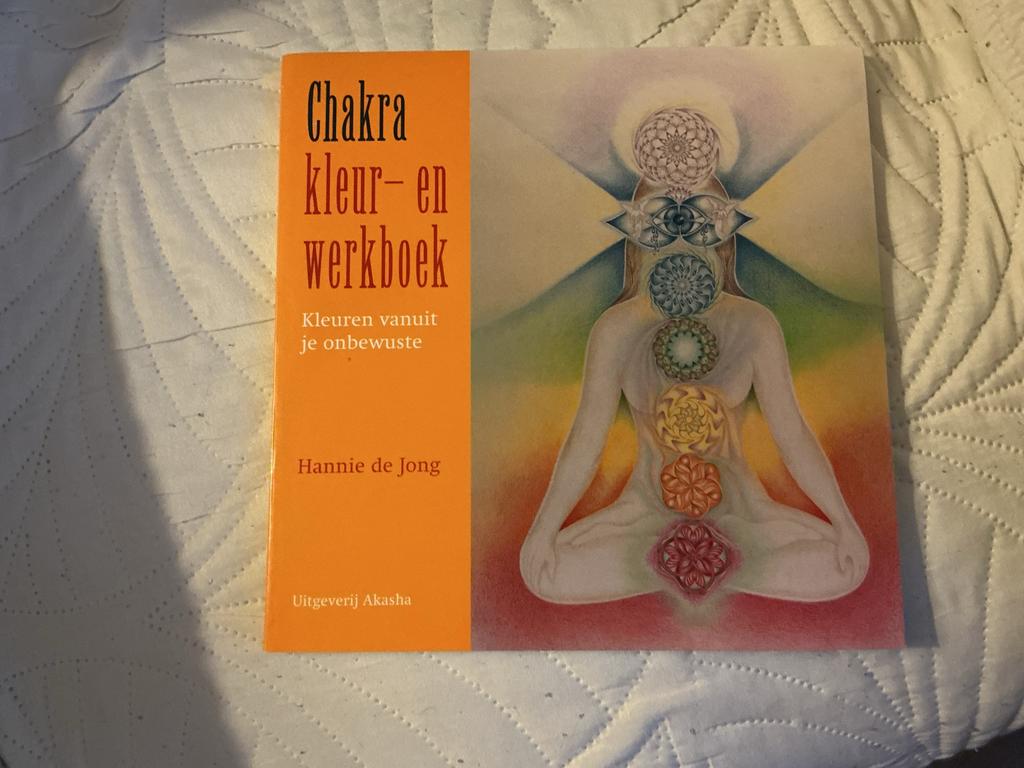 Chakra Kleur- en Werkboek: Kleuren vanuit je onbewuste, Boeken, Esoterie en Spiritualiteit, Zo goed als nieuw, Instructieboek