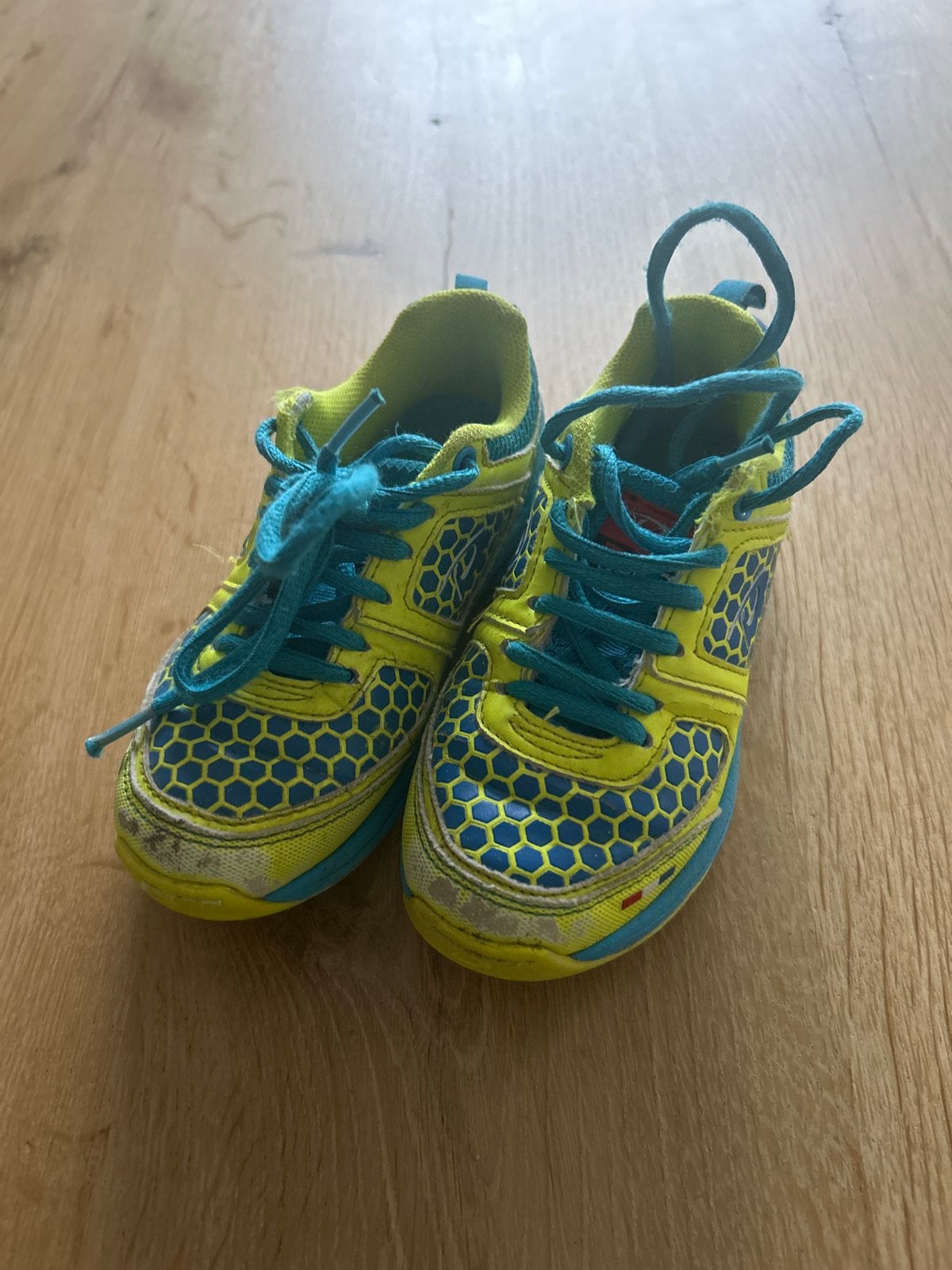 Dita hockeyschoenen maat 29 - Ideaal voor beginners, Ophalen, Gebruikt