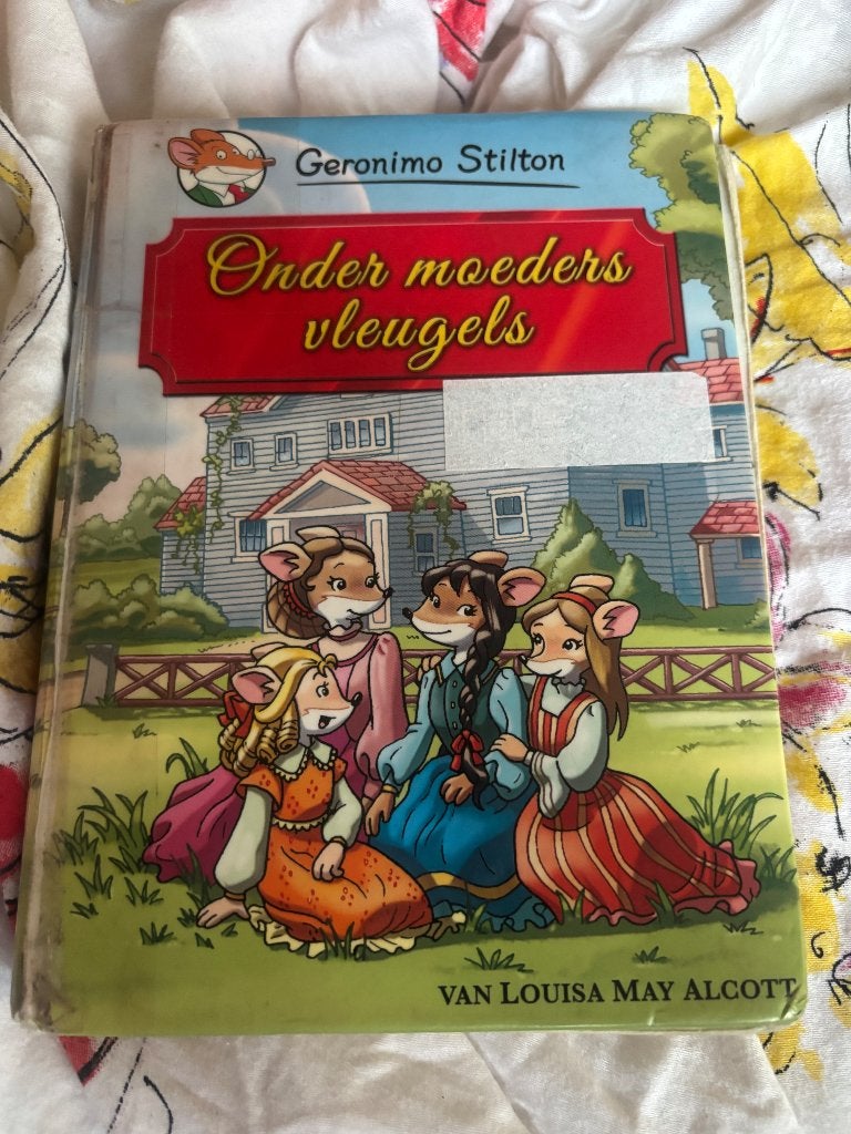 Onder moeders vleugels, Gelezen, Geronimo Stilton, Ophalen of Verzenden, Nederland