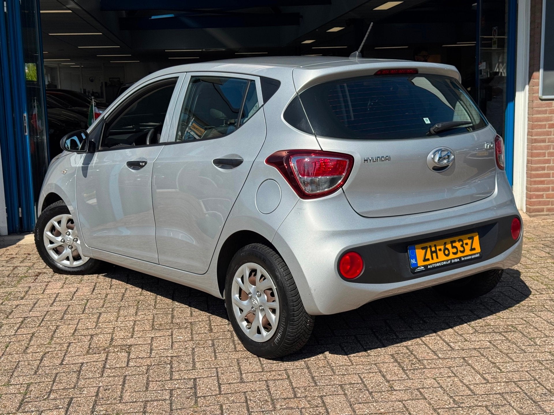 Hyundai I10 1.0i i-Motion Premium 2017 5drs AIRCO APK NAP!, Auto's, Stof, Gebruikt, Bedrijf, Handgeschakeld
