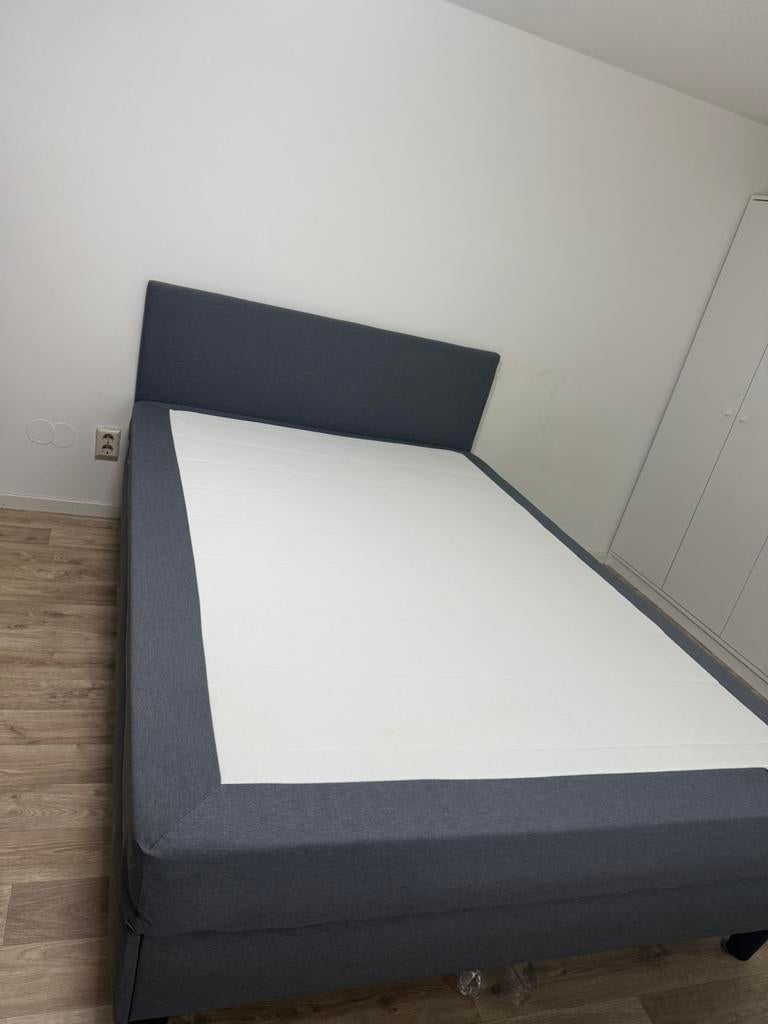 Bed, Ophalen, Zo goed als nieuw, Eenpersoons, Hout