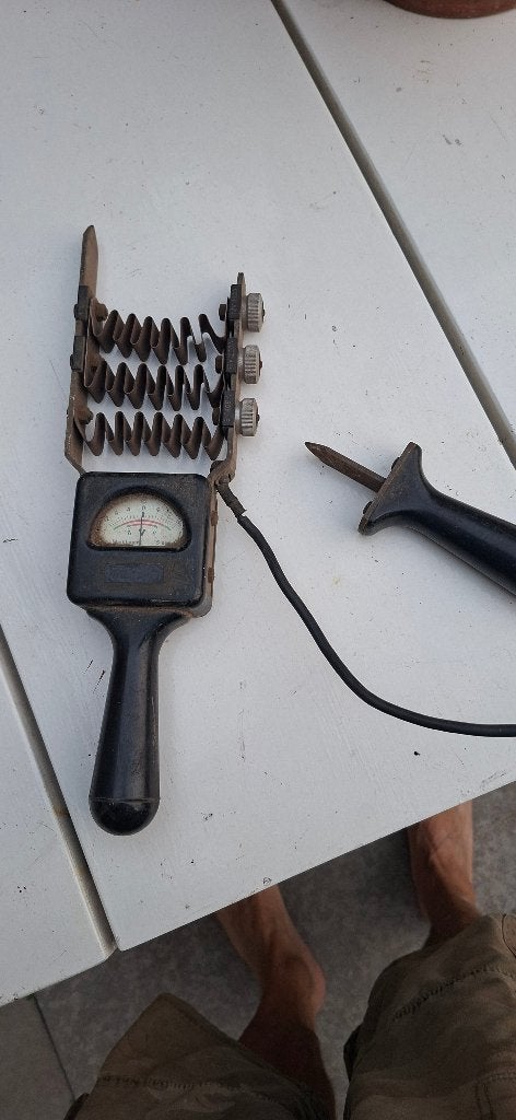 Accu tester antiek, Gebruikt, Universele onderdelen
