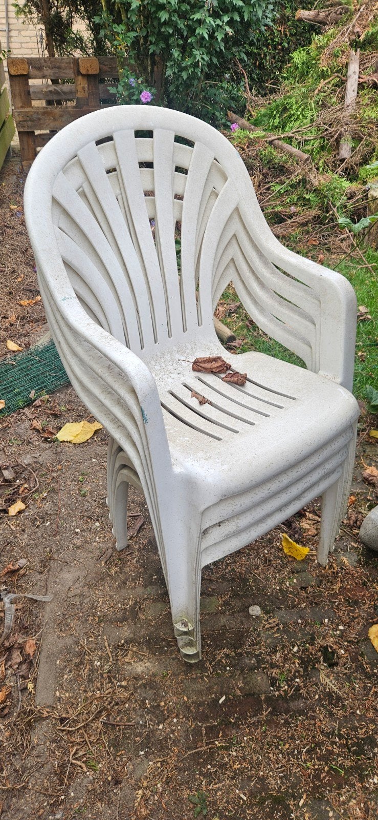 Set van 4 gebruikte stapelstoelen van kunststof, Ophalen, Gebruikt, Kunststof, Stapelbaar