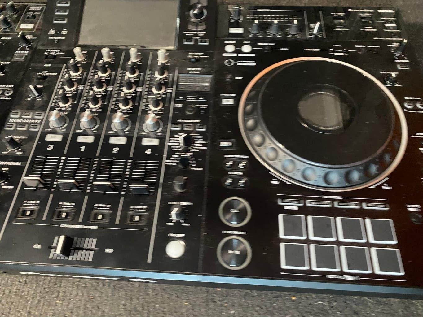 Foto 4 van Pioneer XDJ XZ dj-controller - zgan- incl. BTW