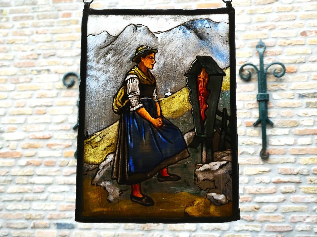 Glas in lood wandeling vrouw wegkruis kruisbeeld in Alpen, Antiek en Kunst, Ophalen of Verzenden