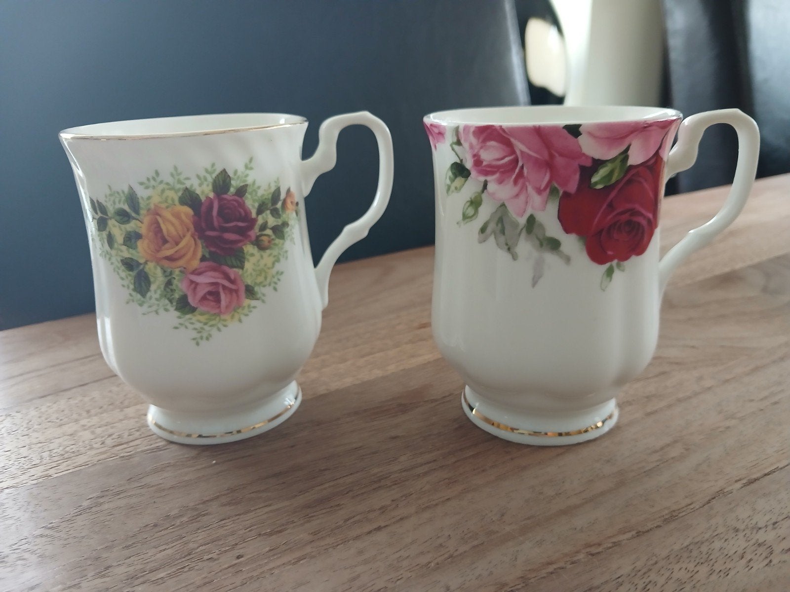 Mooie mokken met bloemen 2 stuks, Ophalen of Verzenden