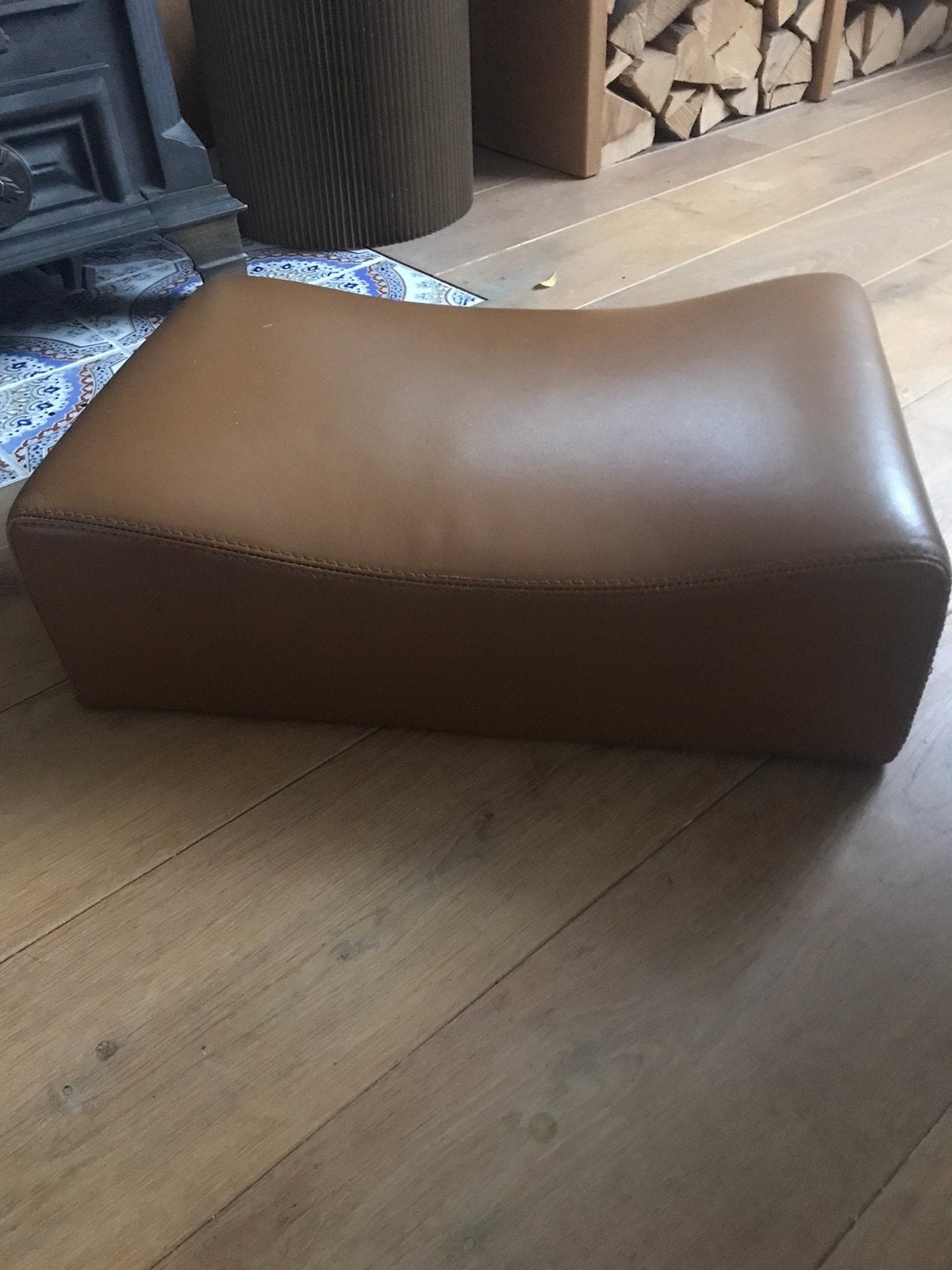 Voetenbank poef zitkussen bruin leer, Ophalen of Verzenden, Zo goed als nieuw, Leer, 50 tot 75 cm