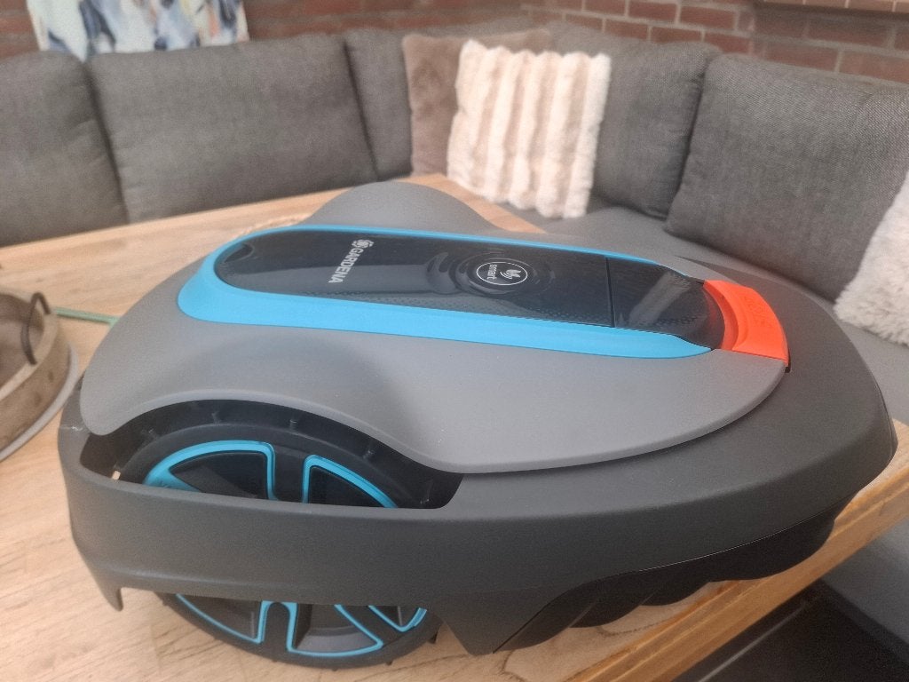 gardena robot, Tuin en Terras, Robotmaaiers, Ophalen, Bestuurbaar via app, Nieuw, 20 tot 25 cm