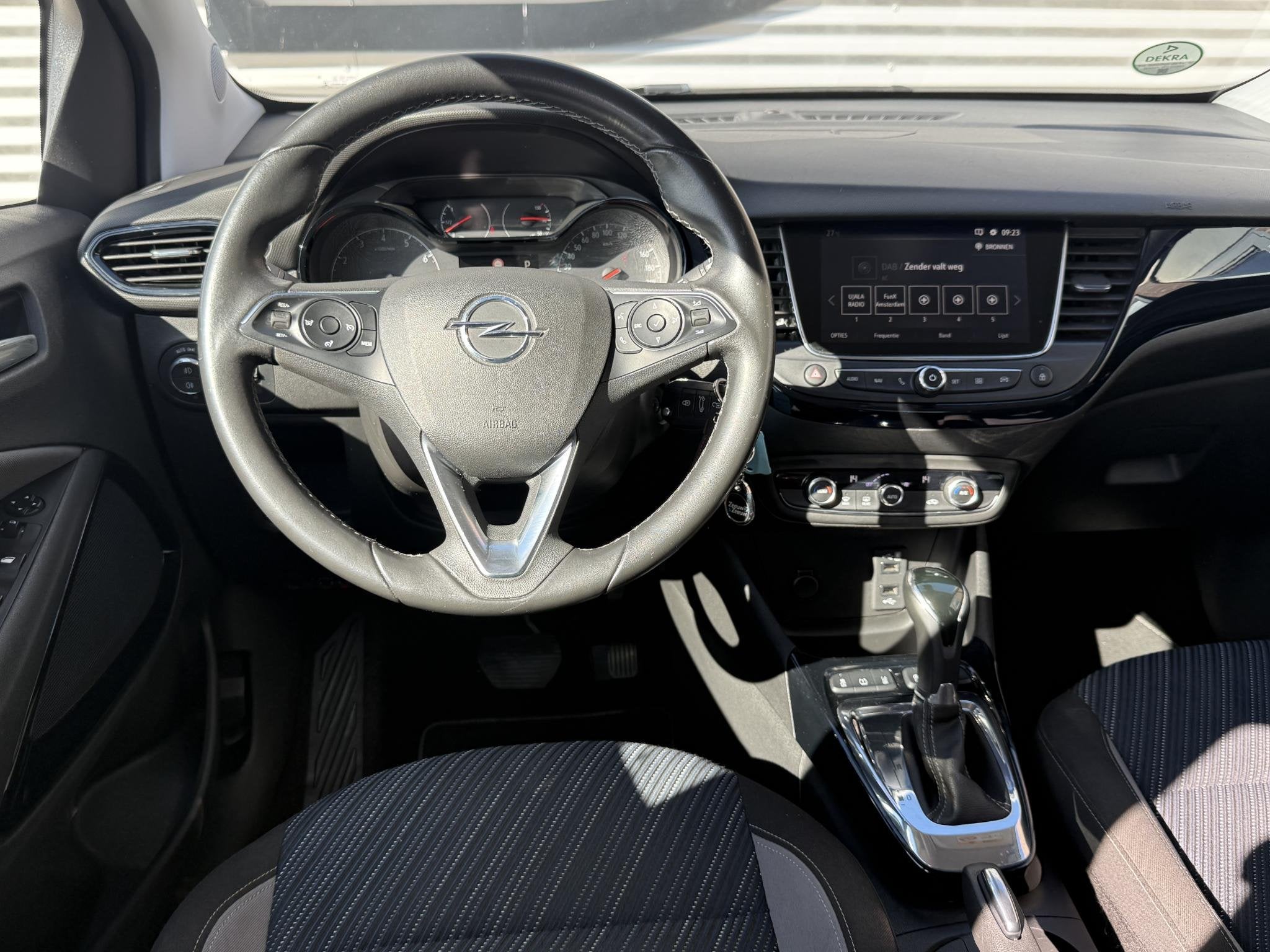 Opel Crossland X 1.2 Turbo 120 Jaar Edition 2e Eigenaar|Navi, Auto's, Gebruikt, Automatische klimaatregeling, Zwart, Origineel Nederlands