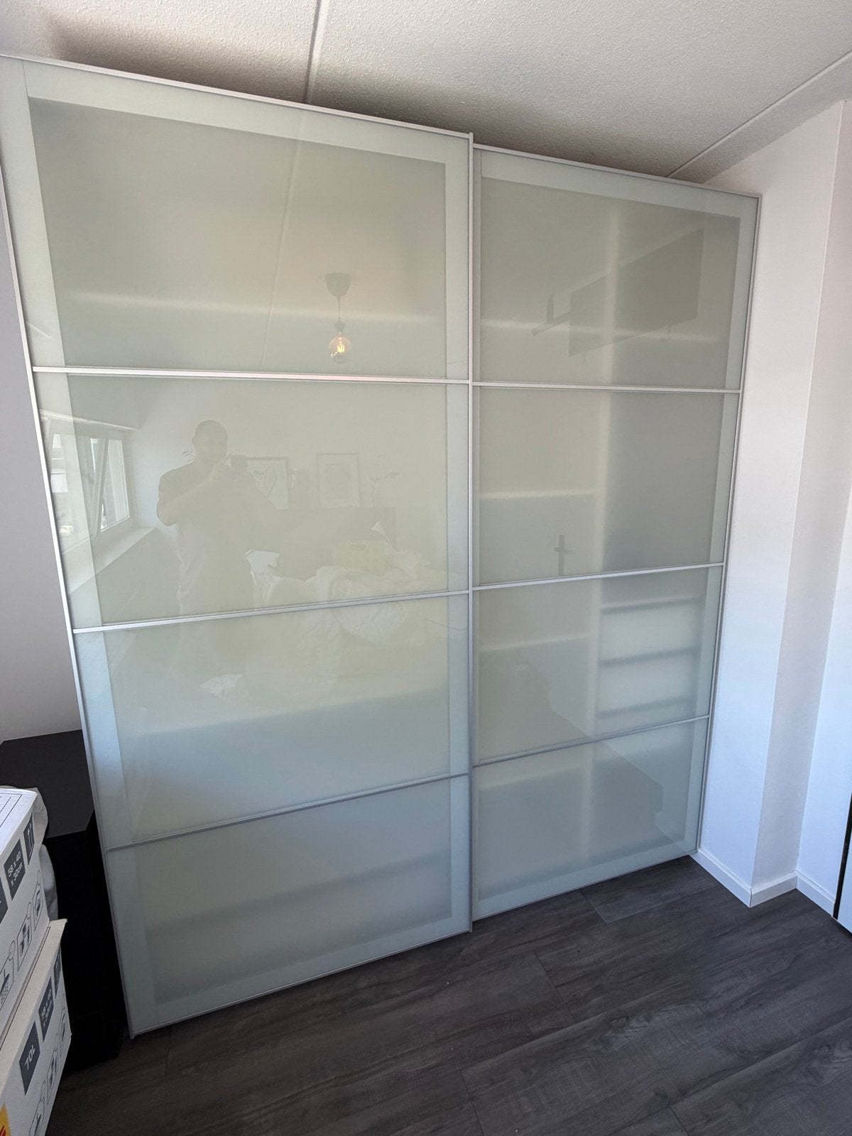 IKEA Pax Kledingkast met Melkglazen Schuifdeuren, Ophalen, 100 tot 150 cm, 200 cm of meer, Met lade(s)
