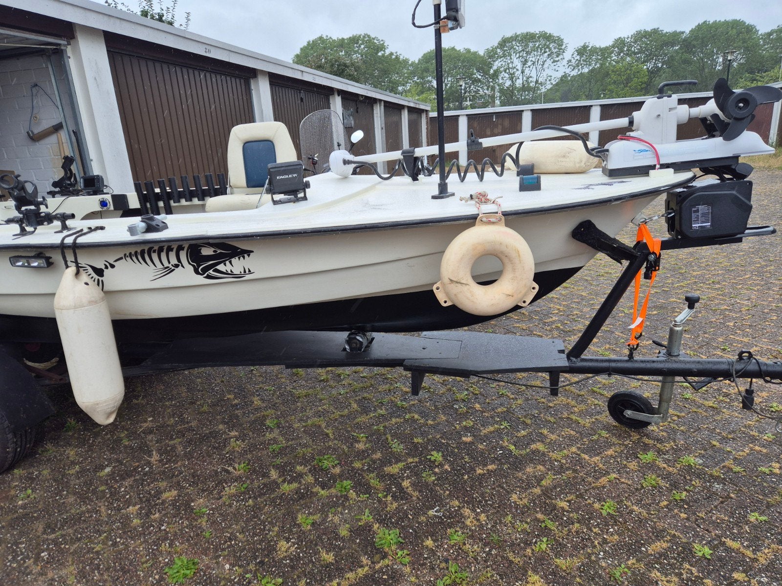 Visboot met Suzuki buitenboordmotor en Haswing elektromotor, Ophalen, Nieuw
