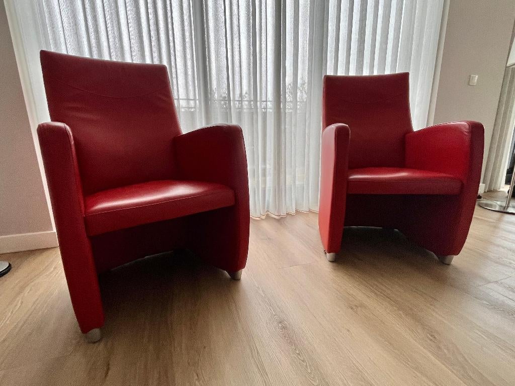 2 stoelen, leer, rood, LEOLUX ., Huis en Inrichting, Stoelen, Ophalen, Gebruikt, Twee, Design