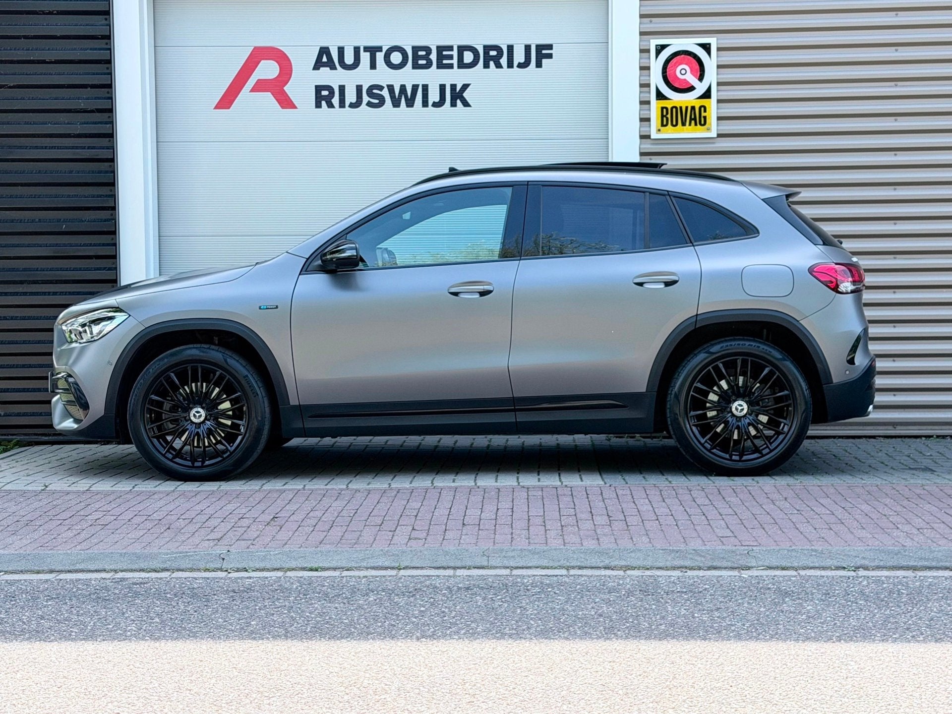 Mercedes-Benz GLA-klasse 250 e AMG Limited Pano/Memory/360/H, Auto's, Mercedes-Benz, 12 maanden, 15 kWh, Alcantara, Plug-in hybride