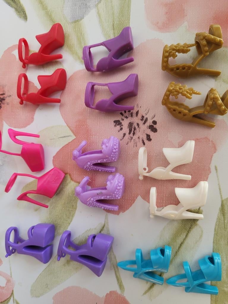 Schoentjes voor een barbie pop.., Ophalen of Verzenden