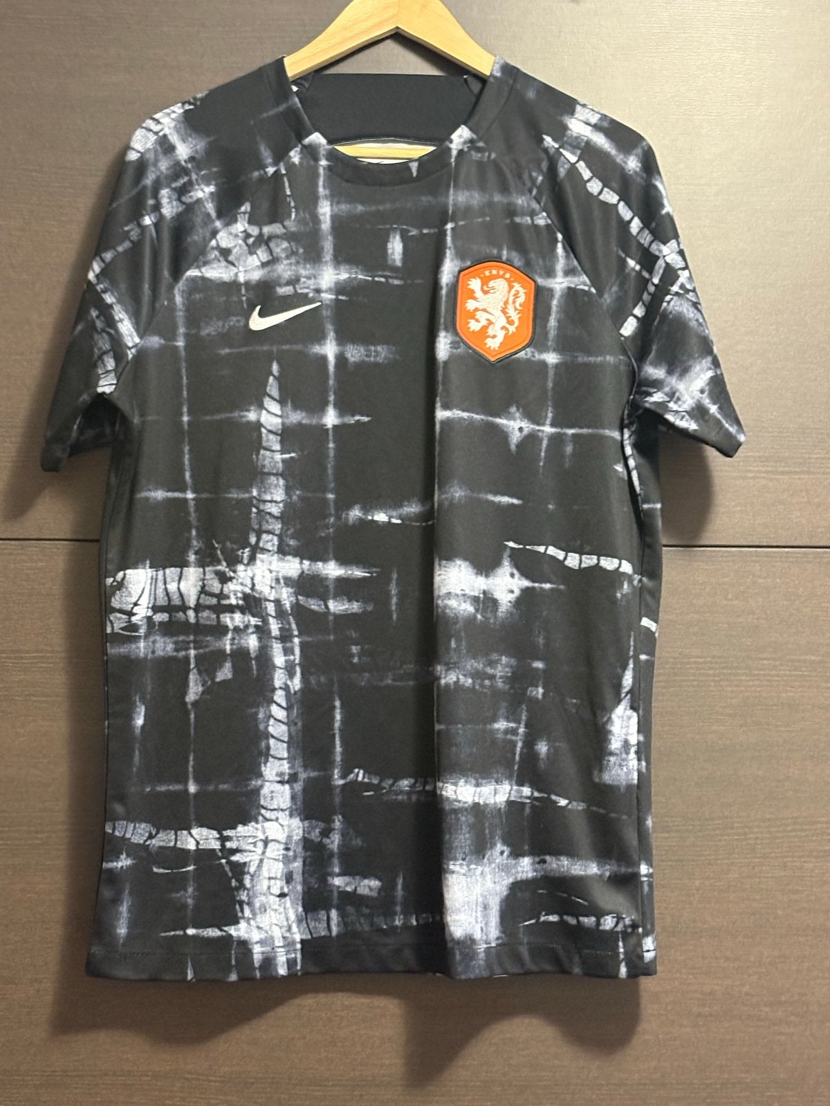 Nike Oranje Nederland Voetbalshirt - Zwart/Wit Tie-Dye, Maat 52/54 (L), Zwart, Nieuw, Ophalen of Verzenden