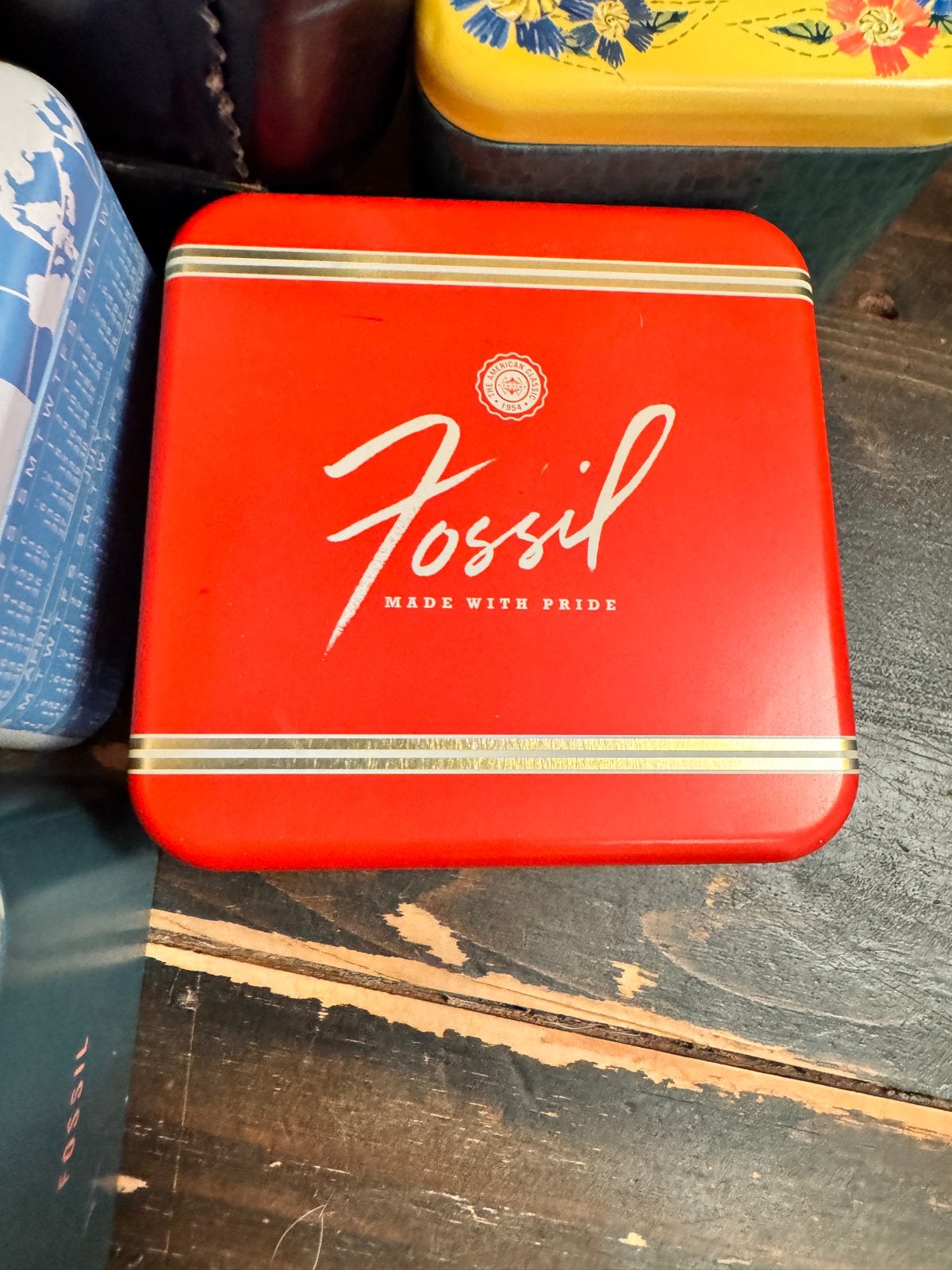 Fossil horloge accessoires: blikjes, band en leren doos, Ophalen of Verzenden, Staal, Overige merken, 1960 of later
