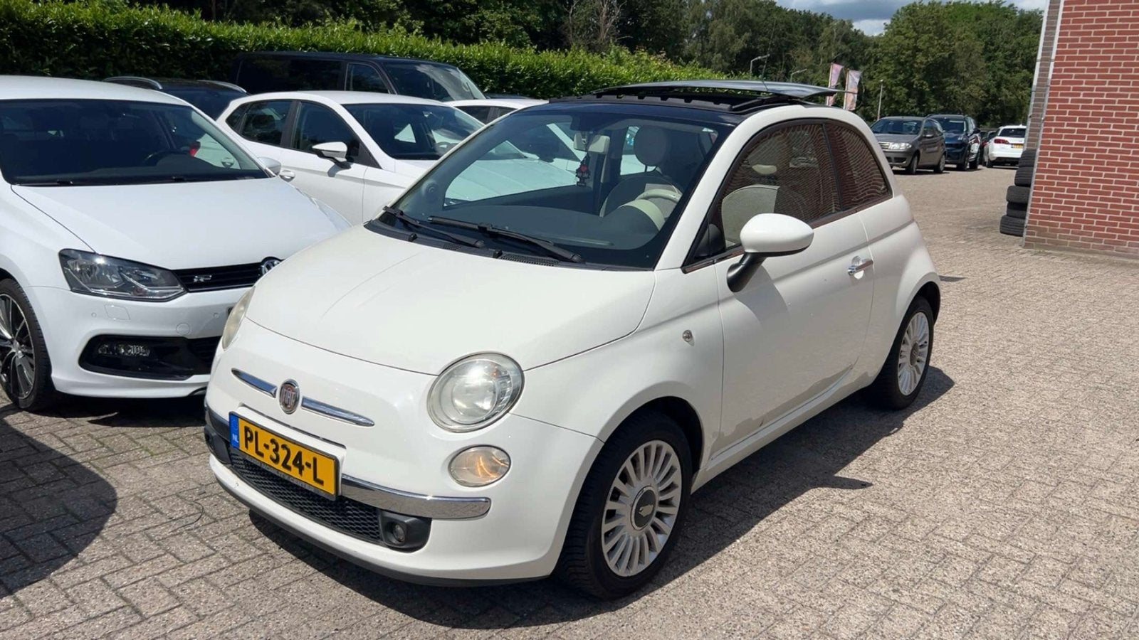 FIAT 500 1.2 AUT | OPEN DAK | PARKSEN. - ZIE BESCHRIJVING, Auto's, 1242 cc, 4 cilinders, Wit, Particulier