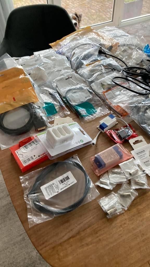 Partij nieuwe elektronica NIEUW | deurbel, kabels, Legrand,., Ophalen of Verzenden, Nieuw