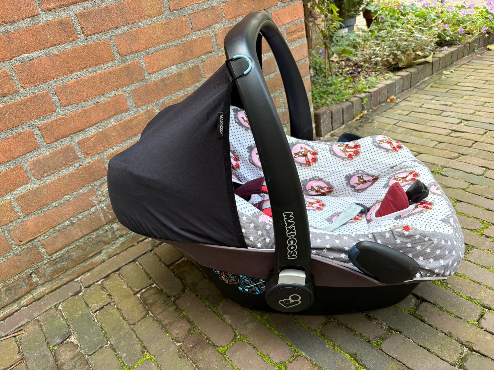 Maxi Cosi Pebble met vrolijke hoes en dekentje, Ophalen, Gebruikt, Isofix, 0 t/m 13 kg