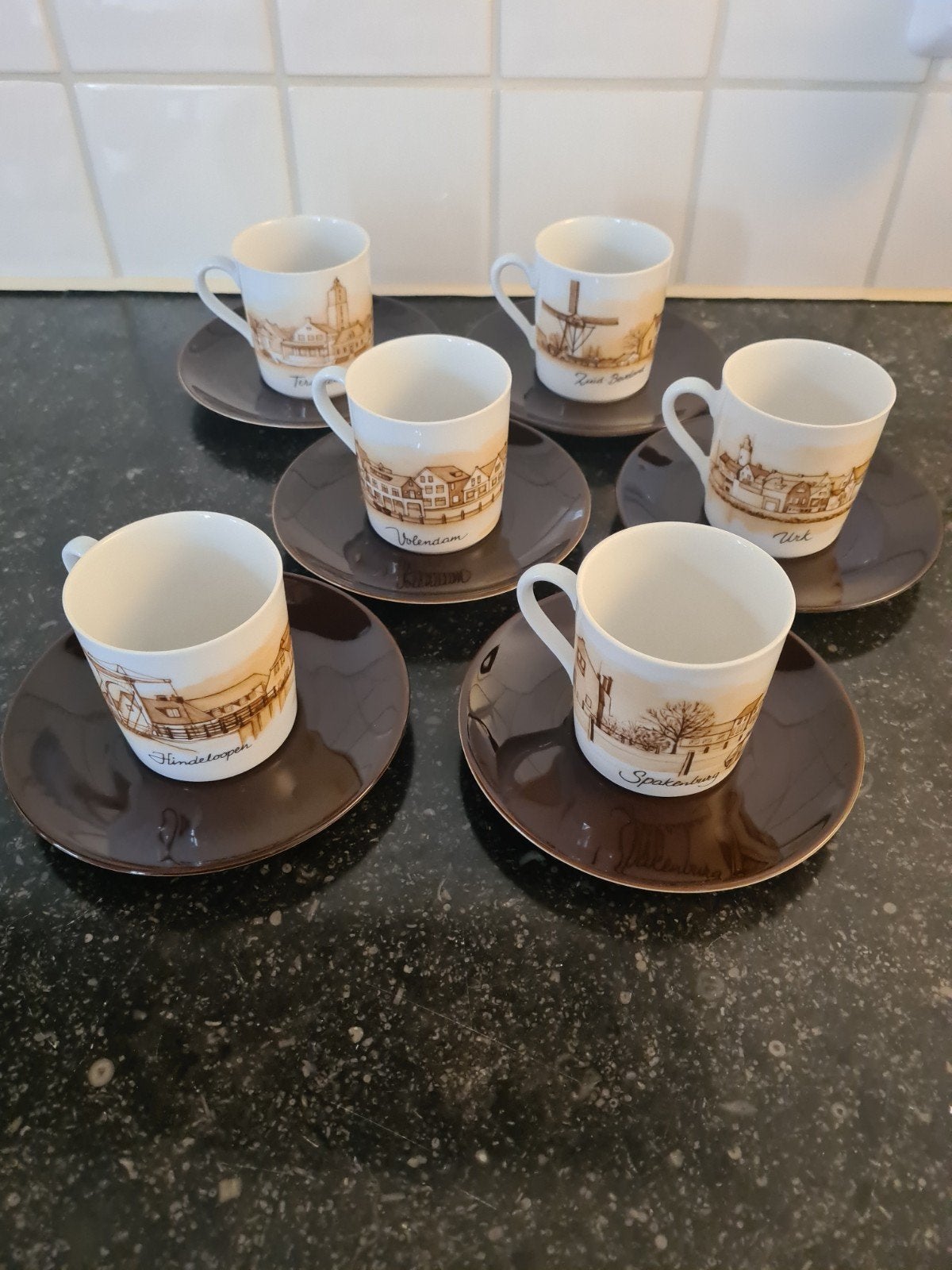 Set van 6 vintage kopjes met Nederlandse stadsgezichten, Overige merken, Keramiek, Vintage, Ophalen of Verzenden