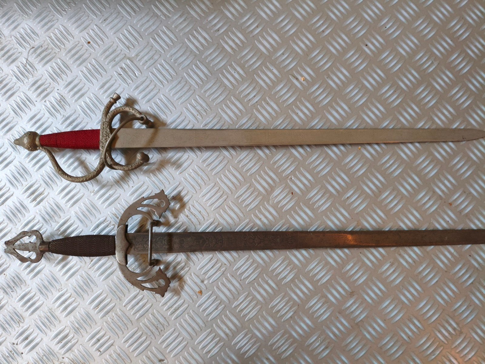 Decoratieve zwaarden - set van 2, Ophalen of Verzenden, Gebruikt