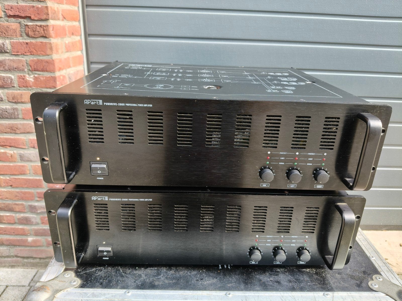 2x Apart Pubdrive 2000 versterker, 3-kanaals met crossover., Ophalen, Gebruikt, 1000 watt of meer, P.A.