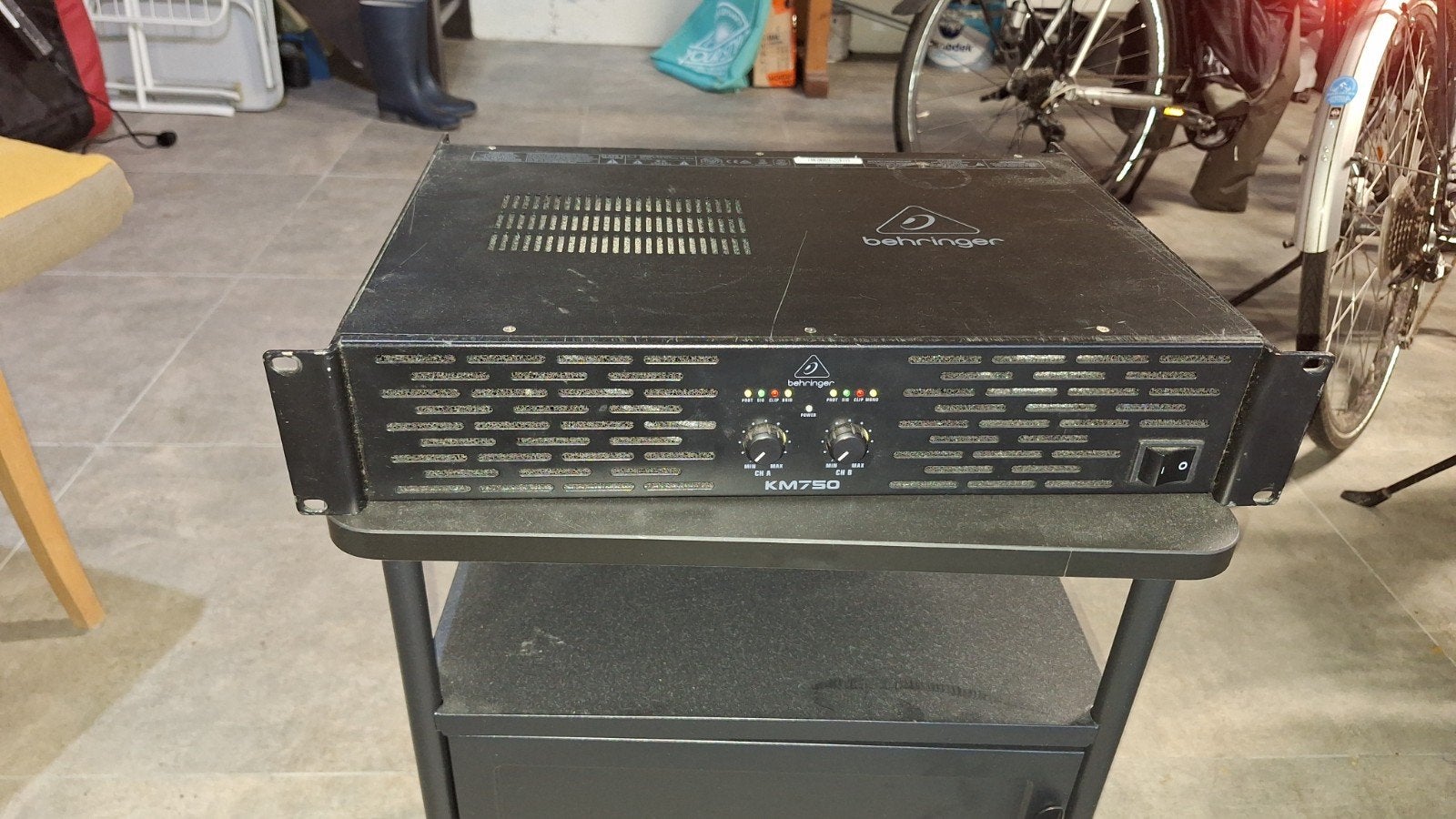 Behringer KM750 Eindversterker - Goed Functionerend, Ophalen, Gebruikt